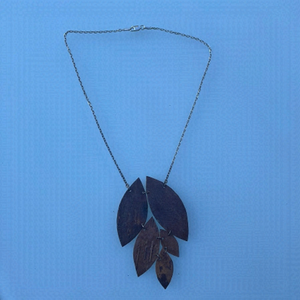925 Fna Italy stamp is higher end silver jewelry necklace with cork leaves